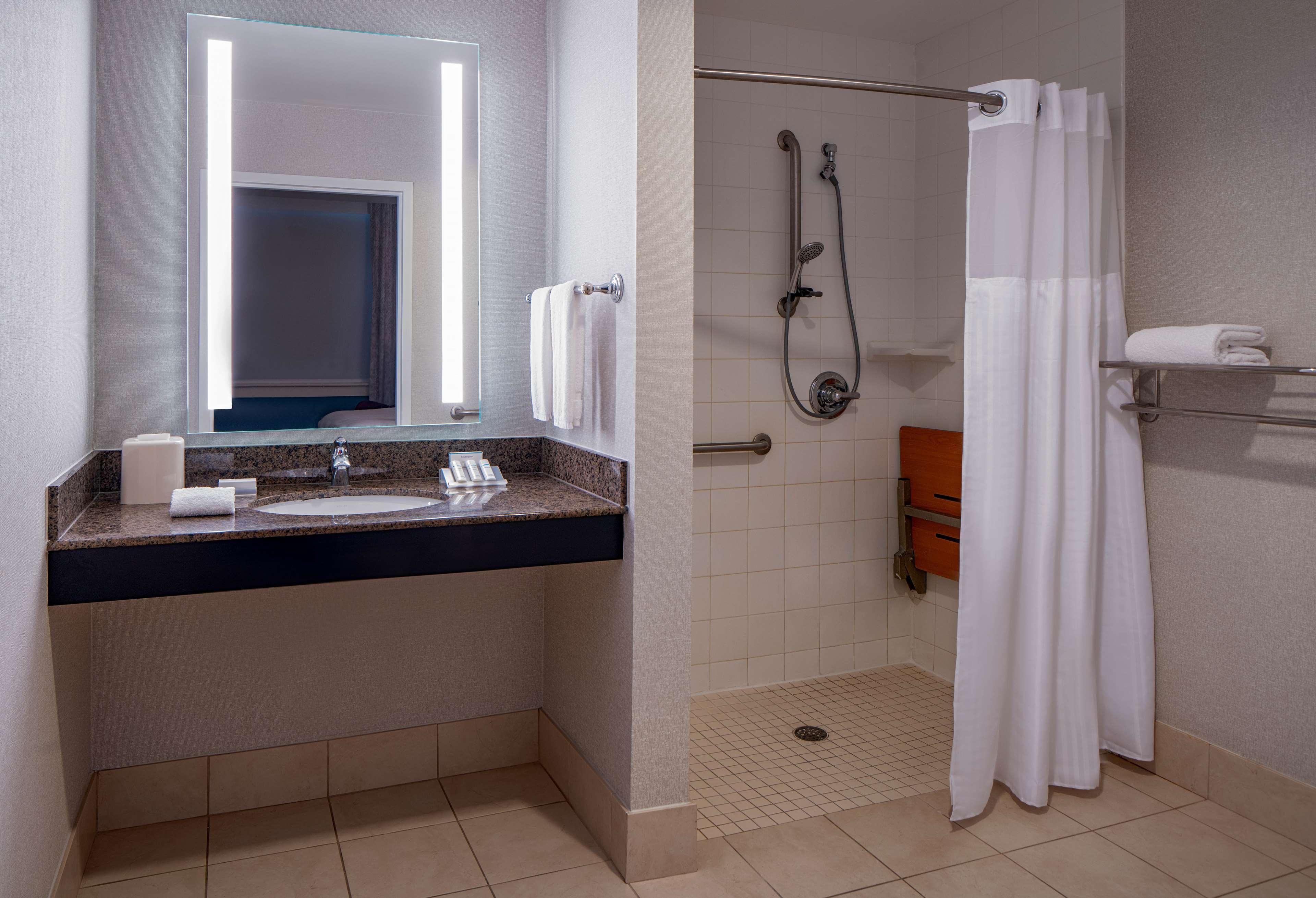 Hilton Garden Inn Jackson Downtown Экстерьер фото