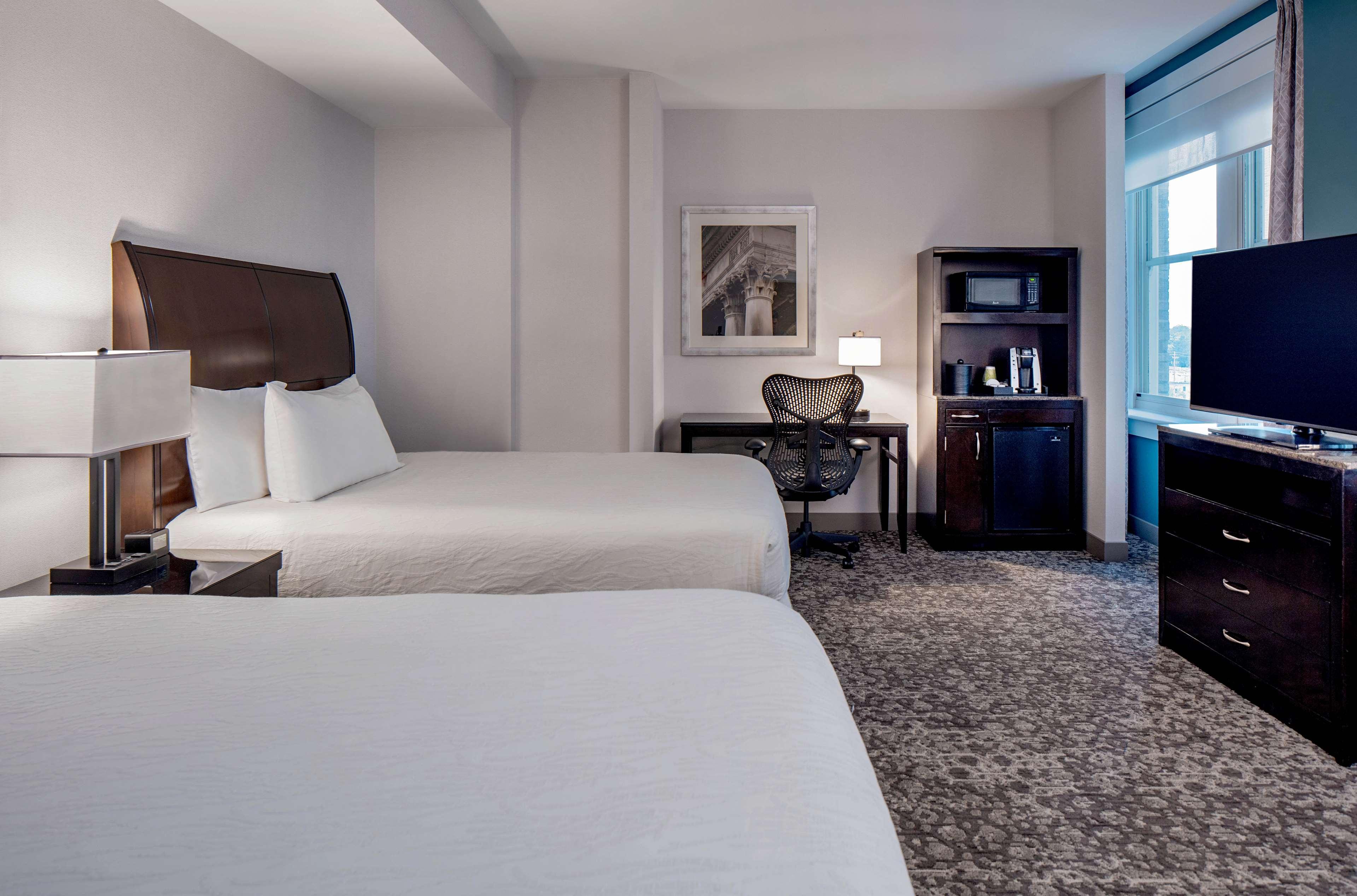 Hilton Garden Inn Jackson Downtown Экстерьер фото