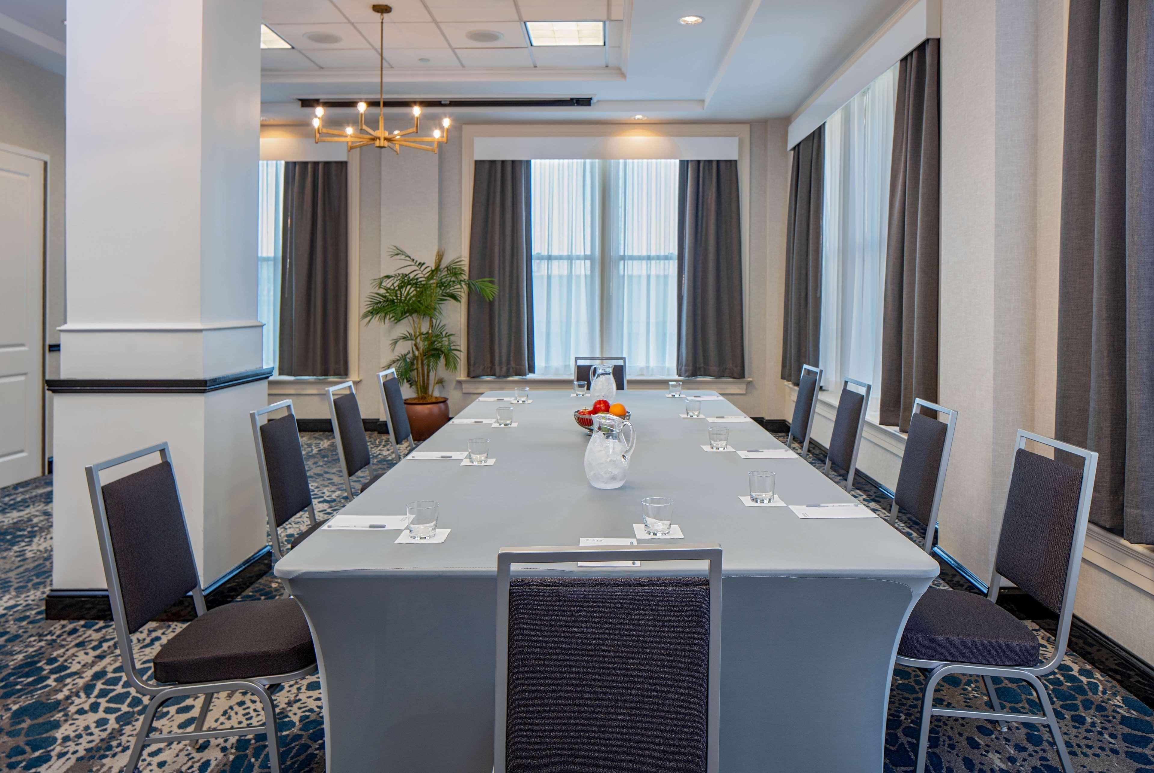 Hilton Garden Inn Jackson Downtown Экстерьер фото