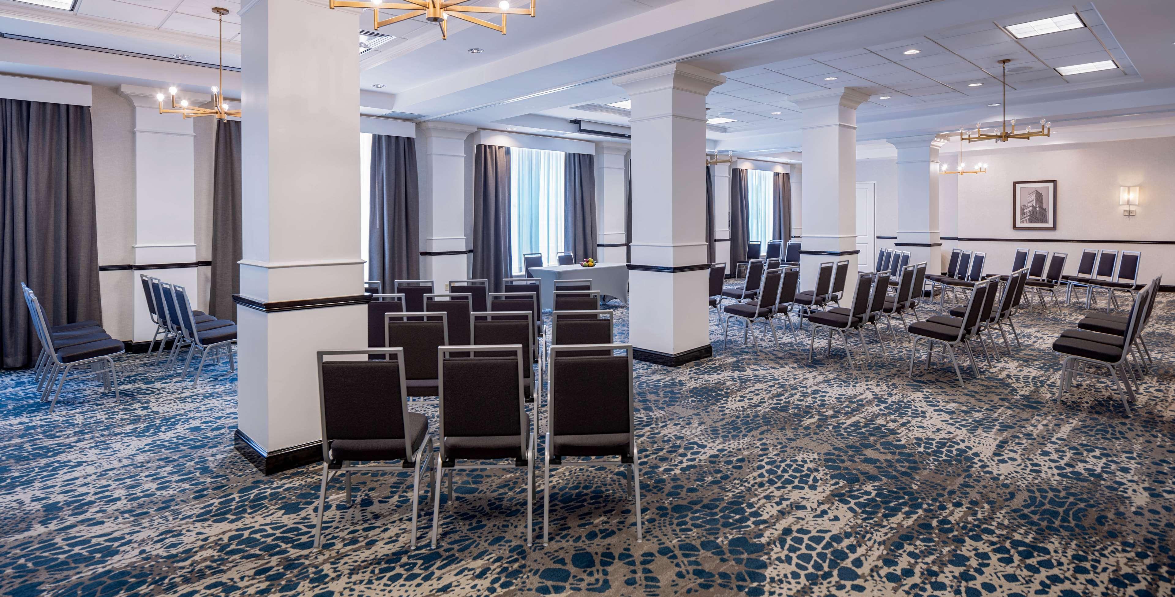 Hilton Garden Inn Jackson Downtown Экстерьер фото