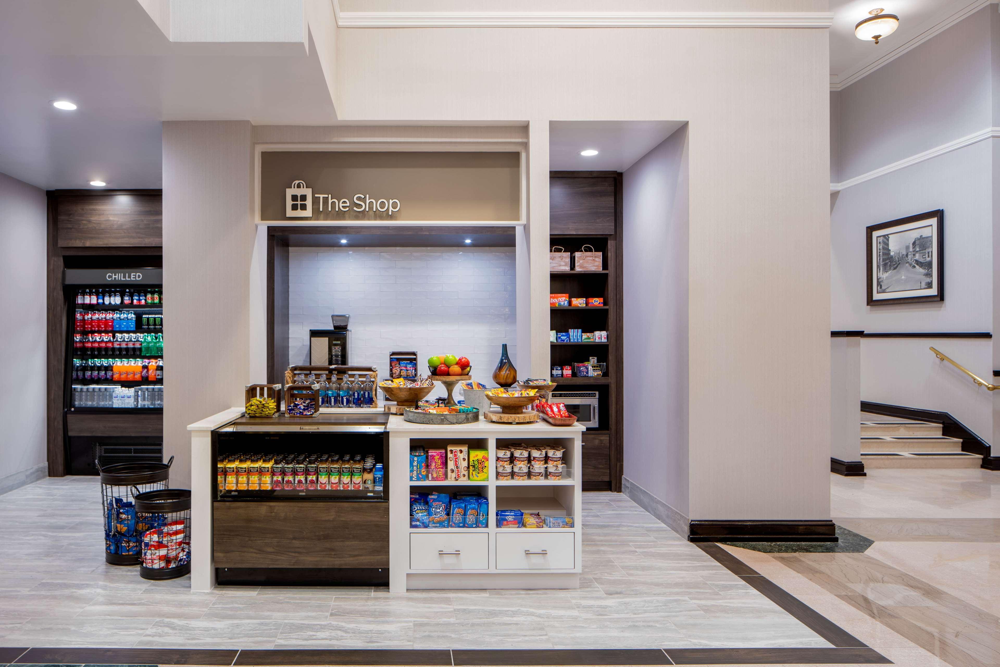 Hilton Garden Inn Jackson Downtown Экстерьер фото