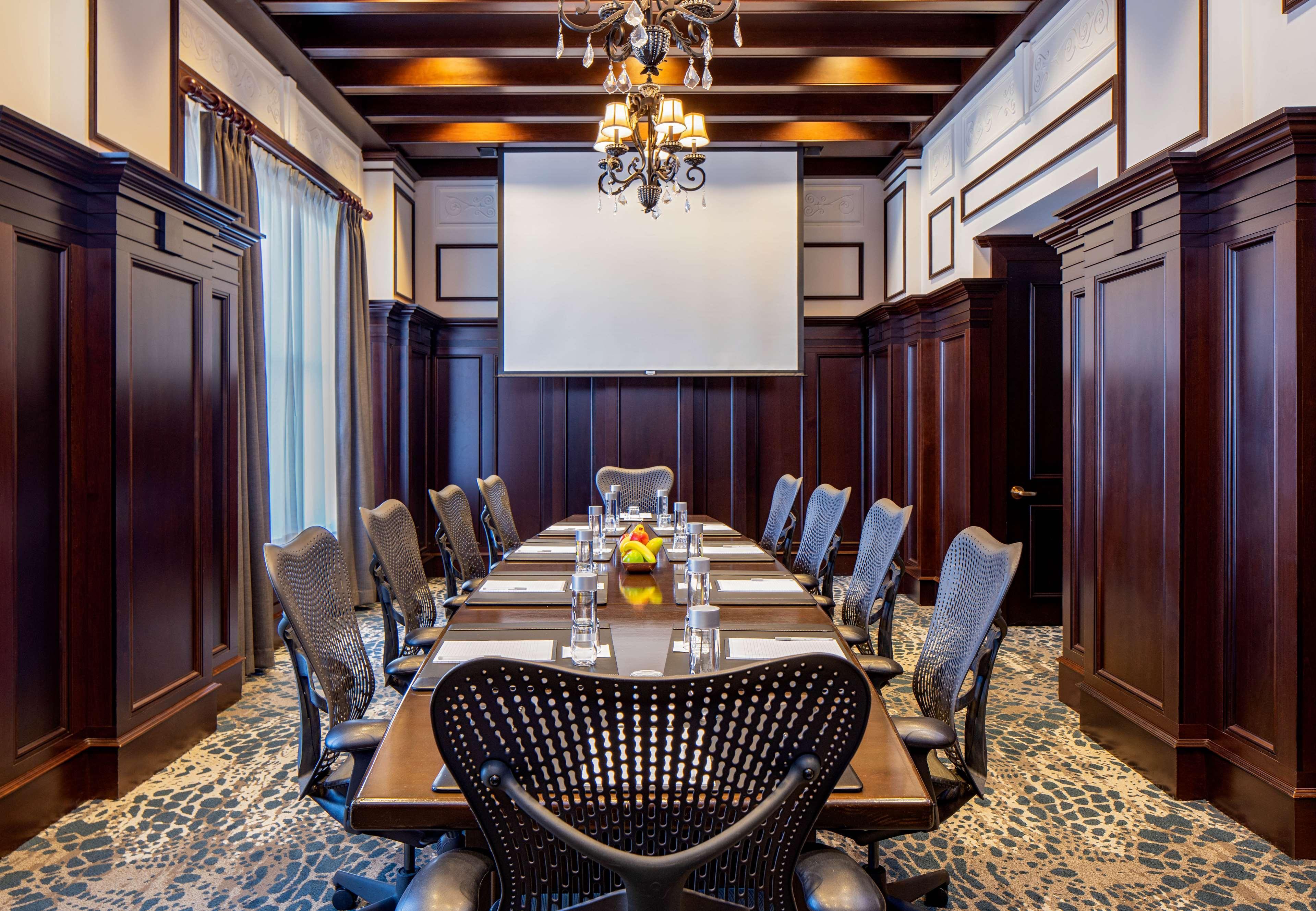 Hilton Garden Inn Jackson Downtown Экстерьер фото